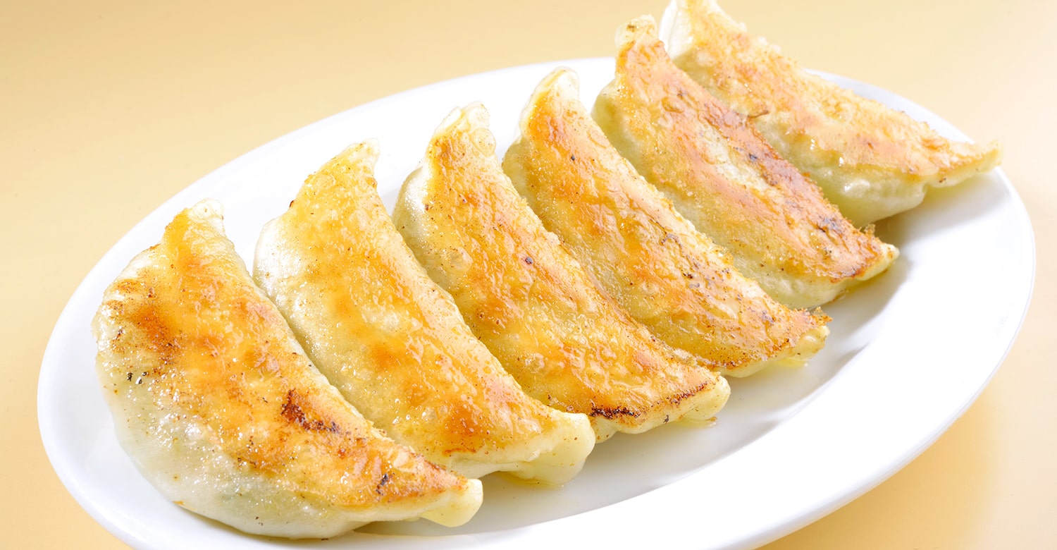 厚めのもっちり皮と、パンチのある味わいが◎！